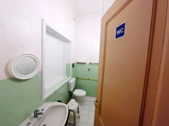Tek Büyük Yataklı Oda, Ortak Banyo