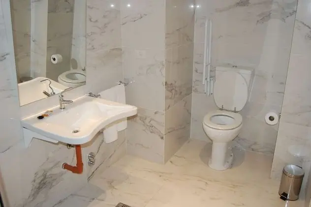 Tek Büyük veya İki Ayrı Yataklı Oda, Engellilere Uygun