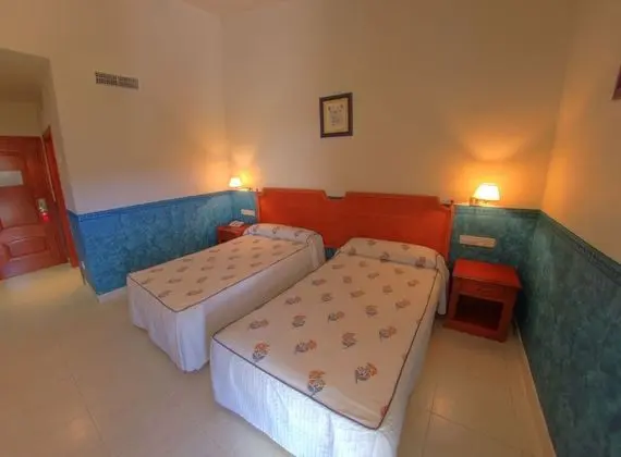 İki Ayrı Yataklı Oda, Şehir Manzaralı