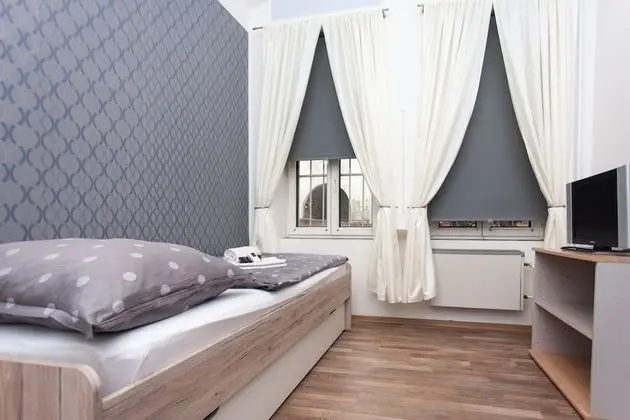 Tek Kişilik Oda, 1 Tek Kişilik Yatak