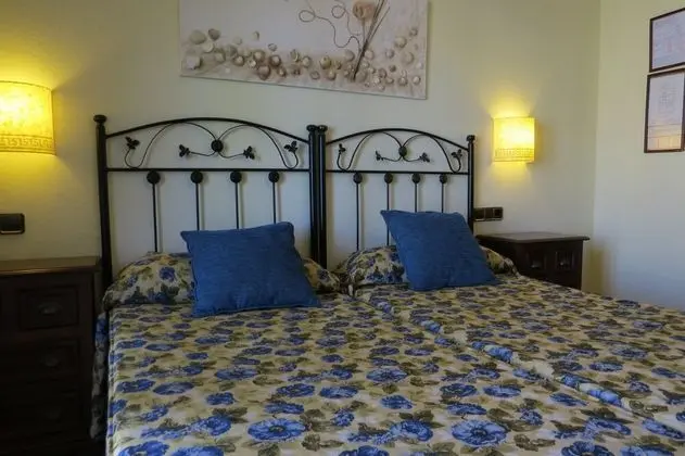 Tek Büyük veya İki Ayrı Yataklı Oda, Balkon