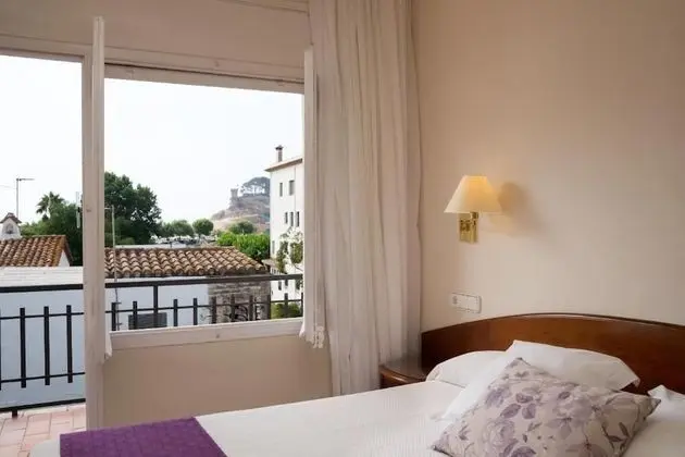 Tek Büyük Yataklı Oda (Castle View)