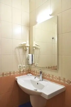 Comfort Tek Büyük veya İki Ayrı Yataklı Oda