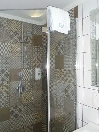 Comfort Tek Büyük veya İki Ayrı Yataklı Oda