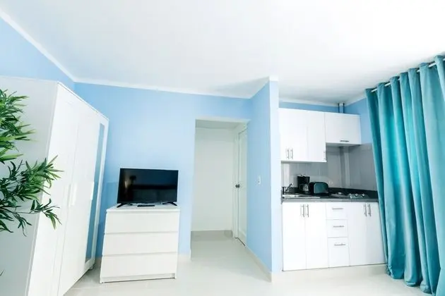 Stüdyo, Havuz Manzaralı, Havuz Kenarı