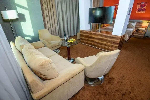 Luxury Süit, Şehir Manzaralı