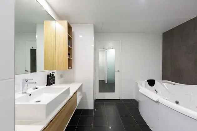 Deluxe Süit, Sıcak Su Küveti