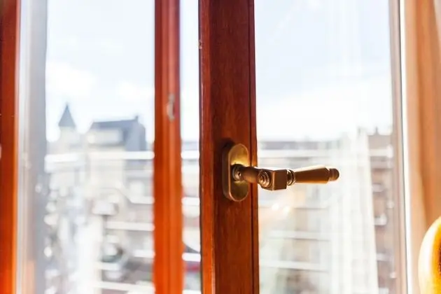 Tek Büyük Yataklı Oda, Balkon
