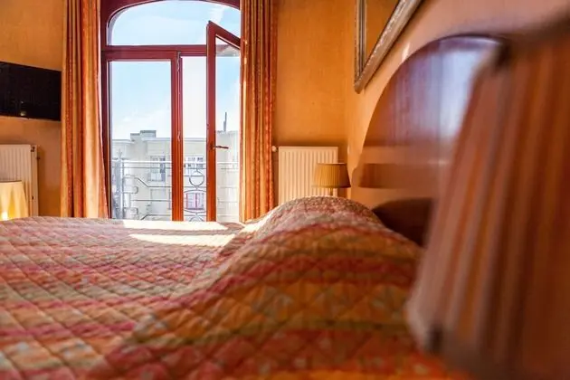 Tek Büyük Yataklı Oda, Balkon
