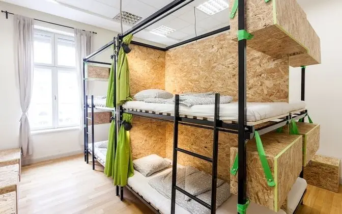 Bed in 8 Bed Mixed Dormitory Room
