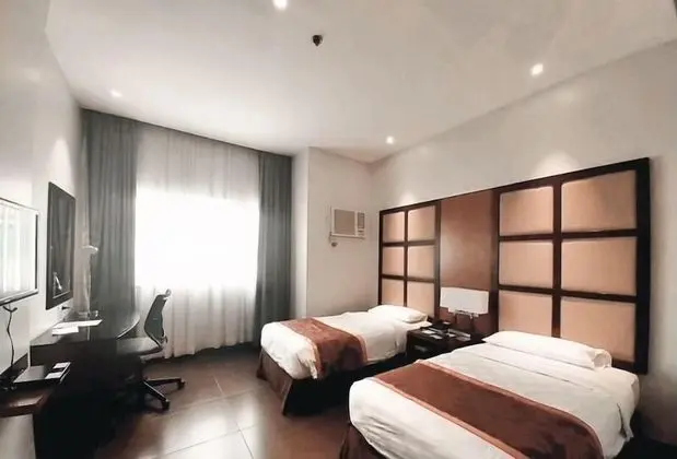 Deluxe Twin
