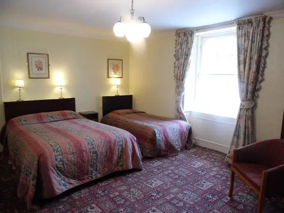 Üç Kişilik Oda, Banyolu/Duşlu