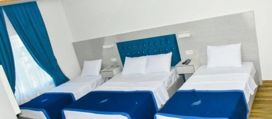 Triple, Şehir Manzaralı