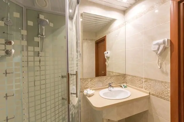 Standard Tek Büyük Yataklı Oda