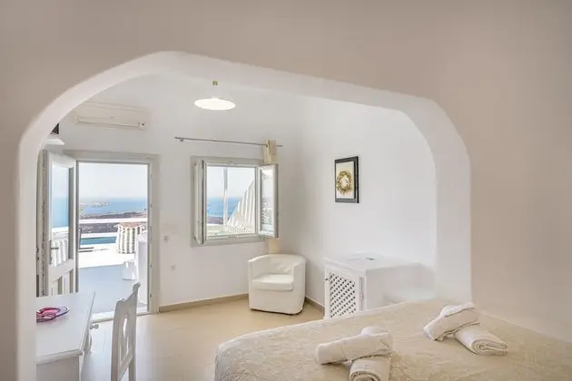 Junior Suite, Jetted Tub, Sea View, Caldera View