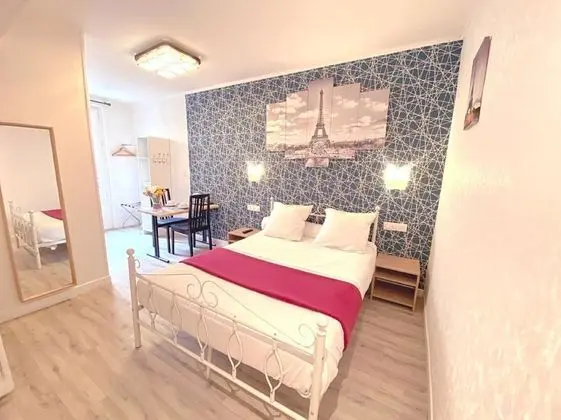 Standard Tek Büyük Yataklı Oda