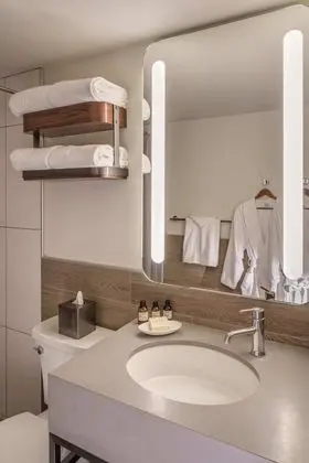 Oda, 1 En Büyük (King) Boy Yatak, Liman Manzaralı