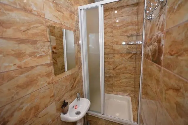 Economy Tek Büyük Yataklı Oda, Ortak Banyo