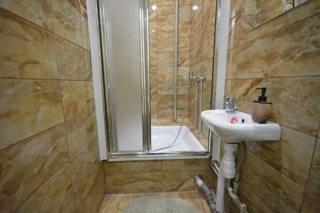 Economy Tek Büyük Yataklı Oda, Ortak Banyo