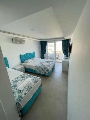 Triple, Deniz Manzaralı, Balkonlu