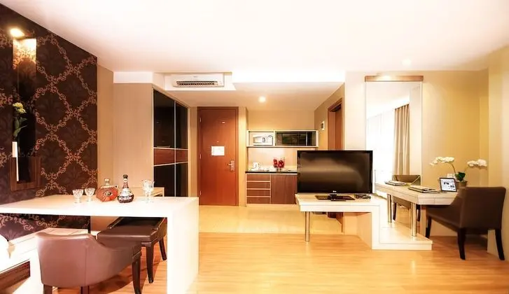 Süit (Includes Free Laundry 2 pcs / day)