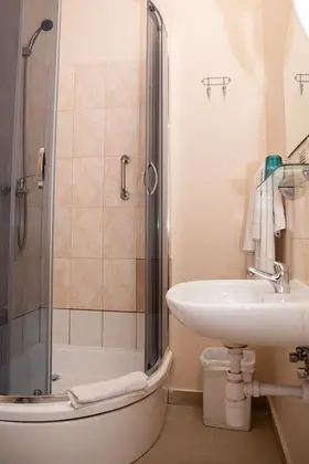 Economy Tek Büyük veya İki Ayrı Yataklı Oda