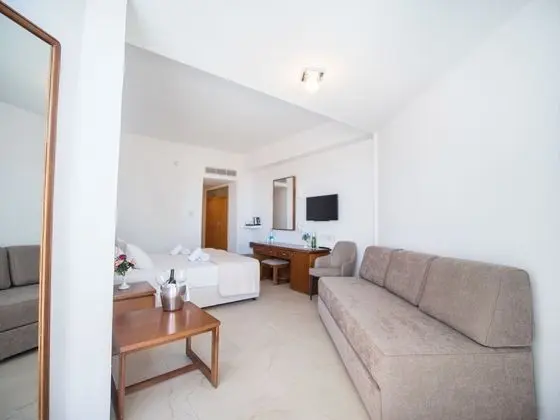 Standard Tek Büyük veya İki Ayrı Yataklı Oda, 1 Çift Kişilik veya 2 Tek Kişilik Yatak, Balkon