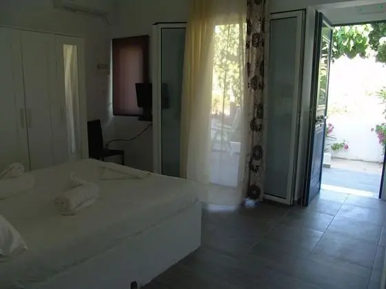 Tek Büyük Yataklı Oda, Kısmi Deniz Manzaralı (3)