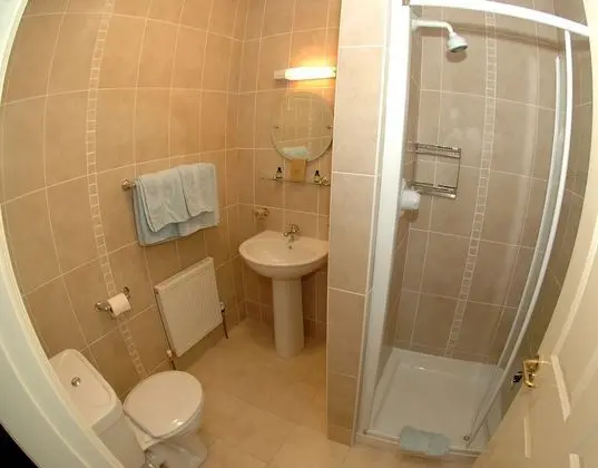 Tek Büyük veya İki Ayrı Yataklı Oda (Room Only)