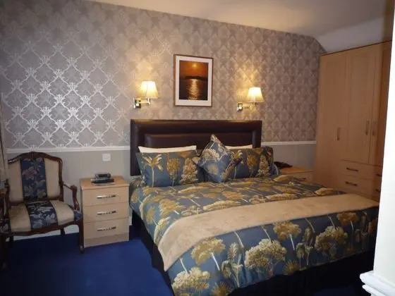 Tek Büyük Yataklı Oda (Room Only)