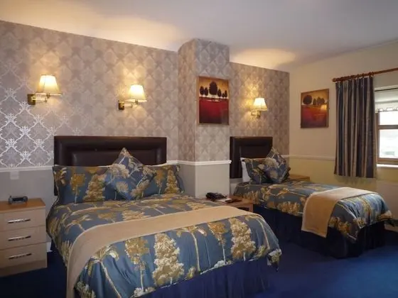 Üç Kişilik Oda (Double & Single Room Only)