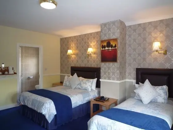 Üç Kişilik Oda (Double & Single Room Only)