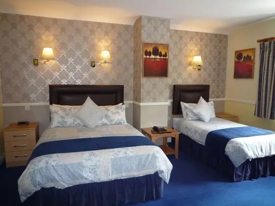 Üç Kişilik Oda (Double & Single Room Only)