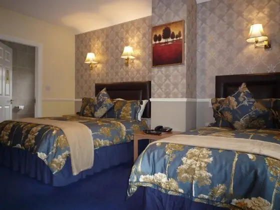 Üç Kişilik Oda (Double & Single Room Only)