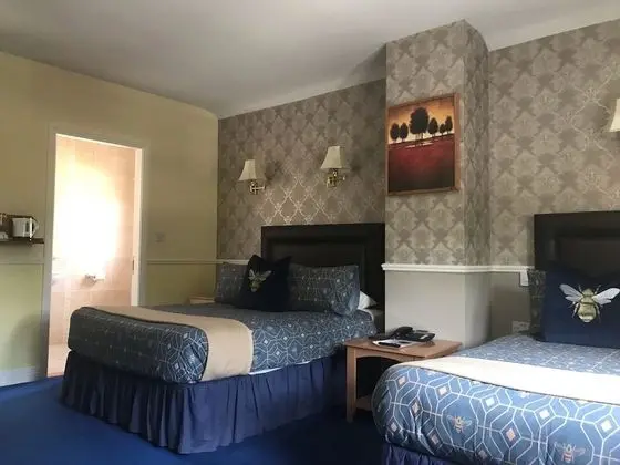 Üç Kişilik Oda (Double & Single Room Only)