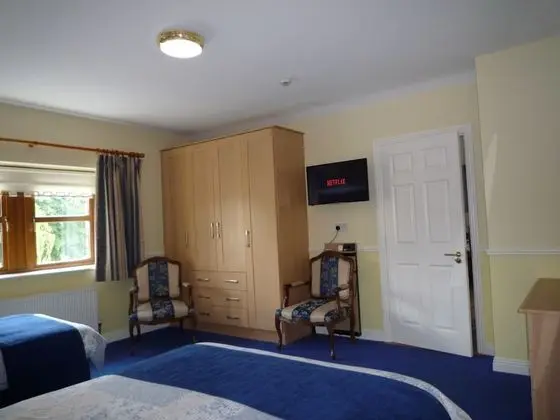 Üç Kişilik Oda (Double & Single Room Only)
