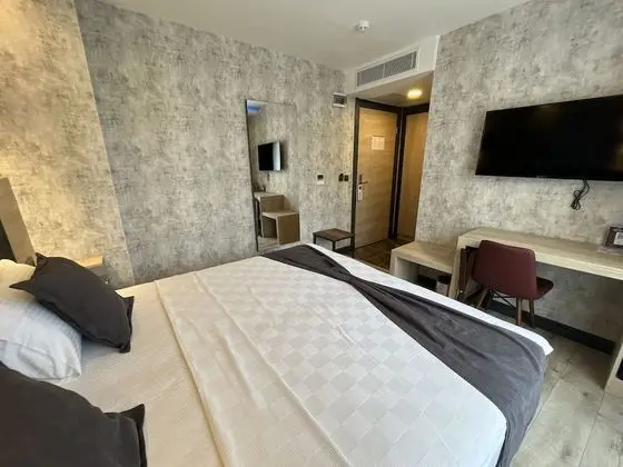 Comfort Tek Büyük veya İki Ayrı Yataklı Oda