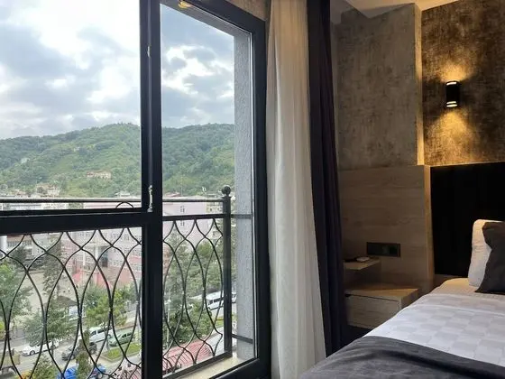 Comfort Tek Büyük veya İki Ayrı Yataklı Oda