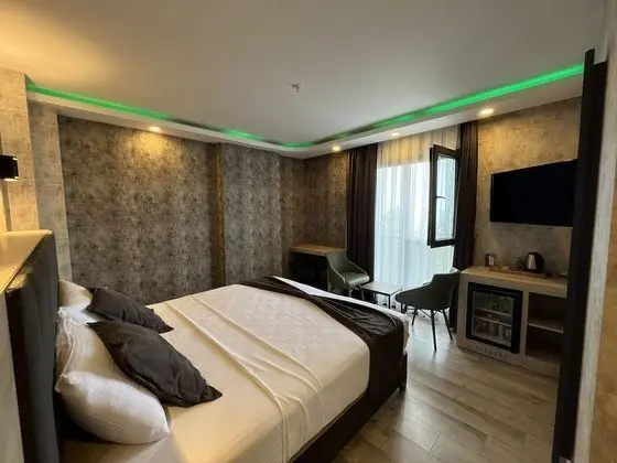 Deluxe Tek Büyük Yataklı Oda