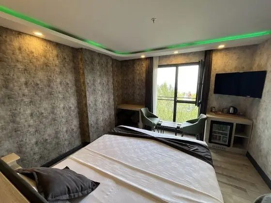 Deluxe Tek Büyük Yataklı Oda