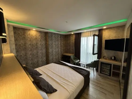 Deluxe Tek Büyük Yataklı Oda