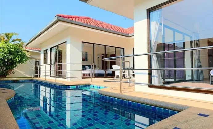 2 Bedrooms Villa with Private Pool and Jacuzzi