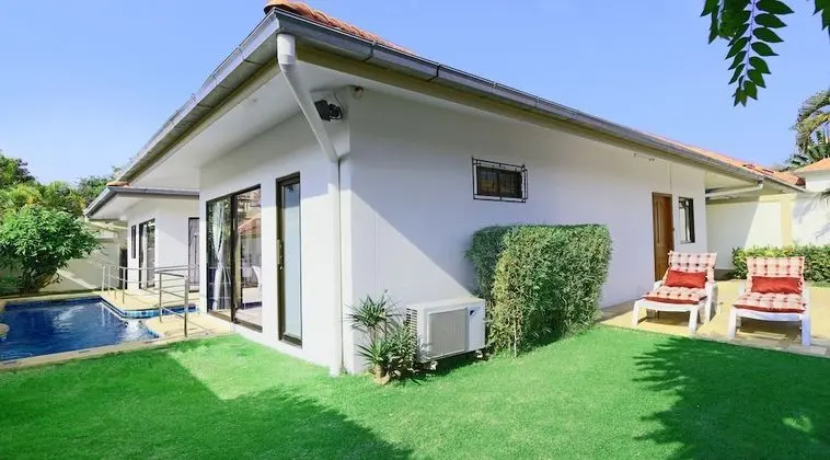 2 Bedrooms Villa with Private Pool and Jacuzzi
