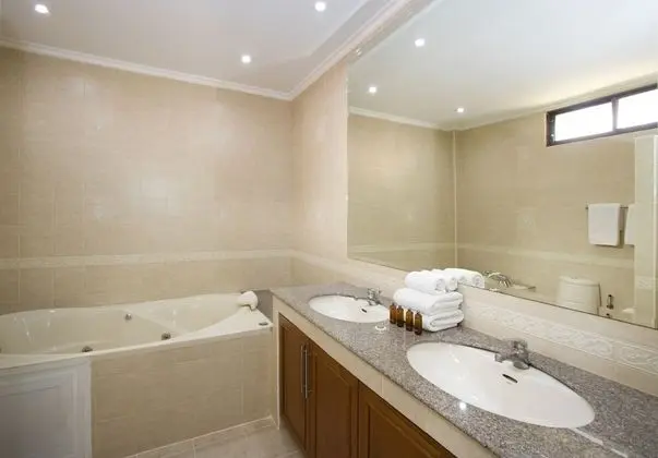 2 Bedrooms Villa with Private Pool and Jacuzzi