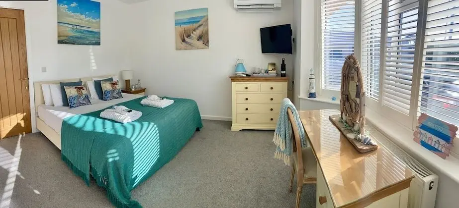 Tek Büyük veya İki Ayrı Yataklı Oda (Blue Room)
