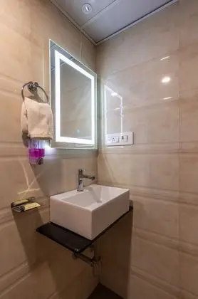 Business Tek Büyük Yataklı Oda