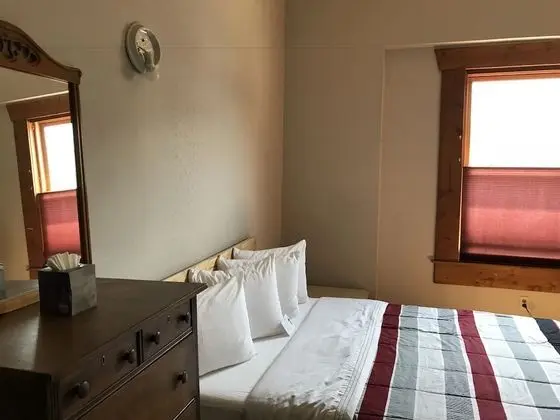 Ortak Ranzalı Oda, Ortak Banyo