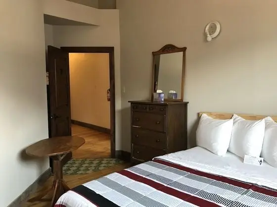 Ortak Ranzalı Oda, Ortak Banyo