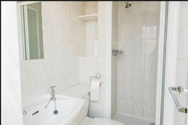 Üç Kişilik Oda, Banyolu/Duşlu