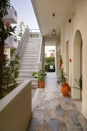 Tek Büyük veya İki Ayrı Yataklı Oda, Bahçe Manzaralı